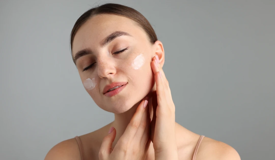 Ghidul texturilor pentru iulie: diferența dintre loțiune, emulsie, gel-cremă și fluid